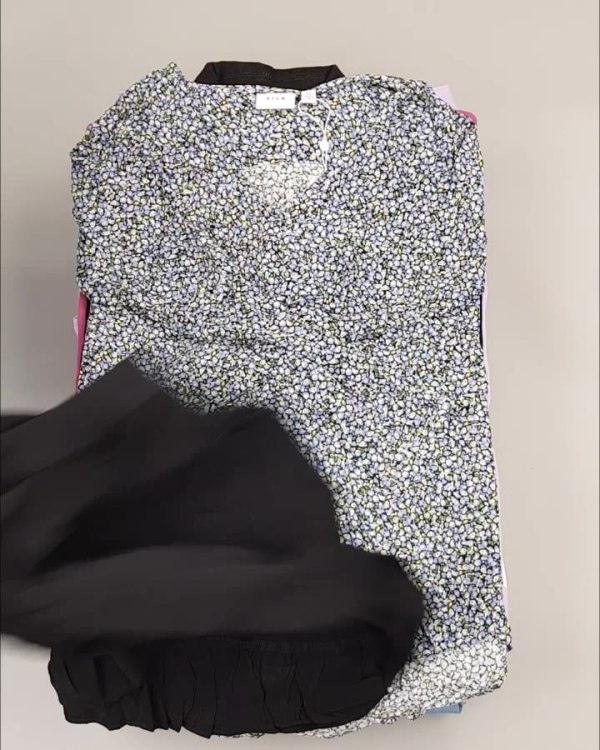 Фотография  965 - VILA Summer mix#15 кг, ЛОТ №4357 оптом в Иркутске и Иркутской области