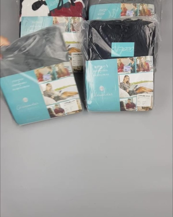 Фотография  844 - Халаты, комбинезоны (семейный) СТОК CAN#10 кг, ЛОТ №4452 оптом в Иркутске и Иркутской области