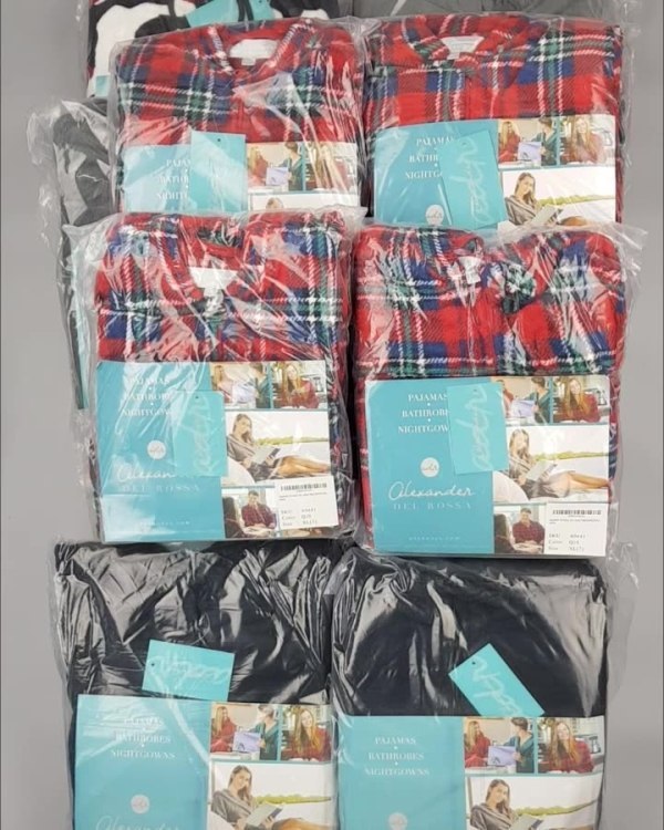 Фотография  345 - Халаты, комбинезоны (семейный) СТОК CAN#10 кг, ЛОТ №4452 оптом в Иркутске и Иркутской области