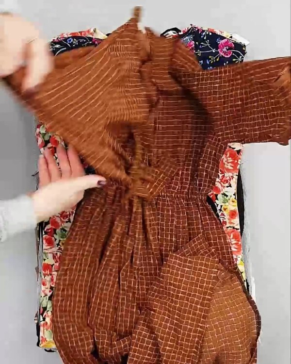 Фотография  853 - Платья Корея#20 шт, ЛОТ №5617 оптом в Иркутске и Иркутской области