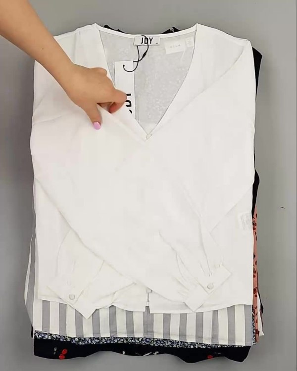 Фотография  618 - Блузки Bestseller 44#5 кг, ЛОТ №6084 оптом в Иркутске и Иркутской области