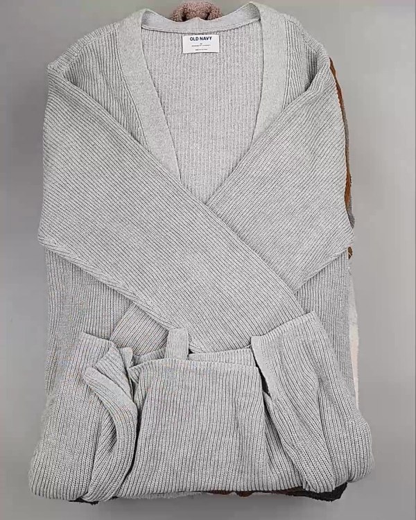 Фотография  332 - Кардиганы СТОК CAN#10 кг, ЛОТ №6474 оптом в Иркутске и Иркутской области