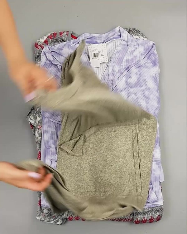 Фотография  961 - Домашняя одежда CAN#10 кг, ЛОТ №6482 оптом в Иркутске и Иркутской области