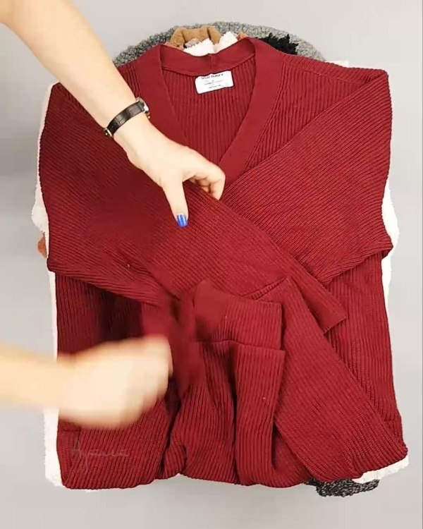 Фотография  789 - Кардиганы СТОК CAN#10 кг, ЛОТ №6887 оптом в Иркутске и Иркутской области