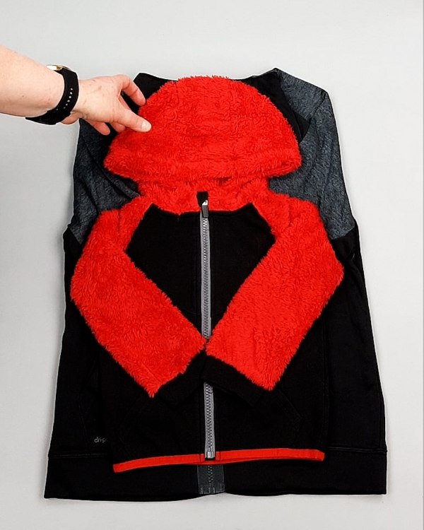 Фотография  978 - Спортивные костюмы дети CAN#6 кг оптом в Иркутске и Иркутской области