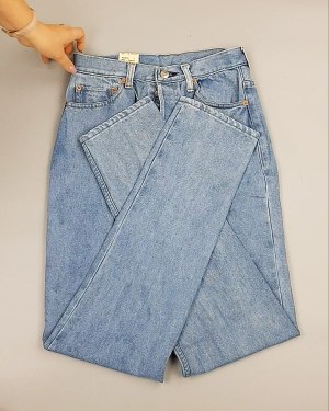 Фотография  439 - Джинсы LEVIS муж #7,7 кг, ЛОТ №7017 оптом в Иркутске и Иркутской области