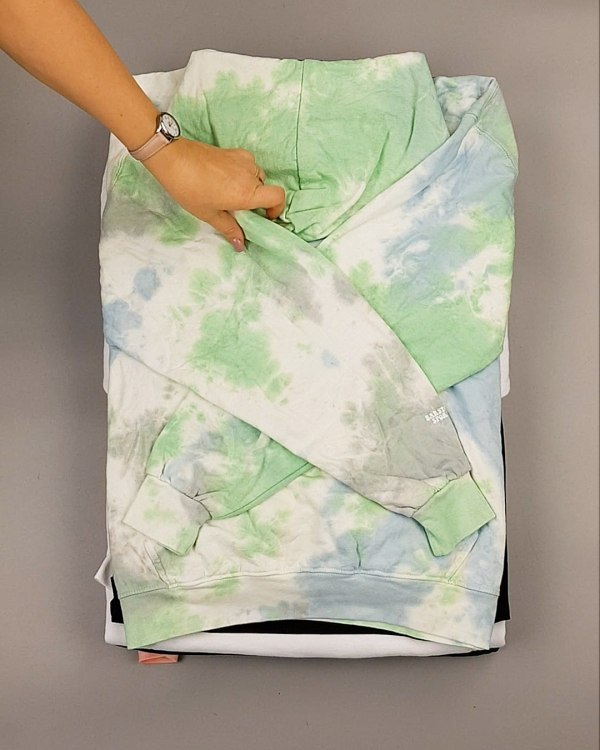 Фотография  738 - HOODIE CAN 084#10 кг, ЛОТ №7033 оптом в Иркутске и Иркутской области