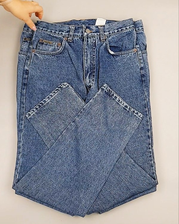 Фотография  402 - Джинсы CALVIN KLEIN муж #7,6 кг, ЛОТ №7020 оптом в Иркутске и Иркутской области