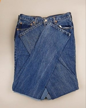 Фотография  495 - Джинсы LEVIS муж #7,6 кг, ЛОТ №7015 оптом в Иркутске и Иркутской области