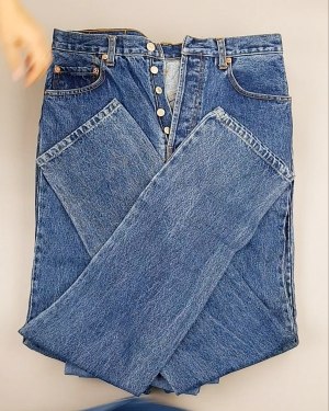 Фотография  455 - Джинсы LEVIS муж #7,5 кг, ЛОТ №7013 оптом в Иркутске и Иркутской области