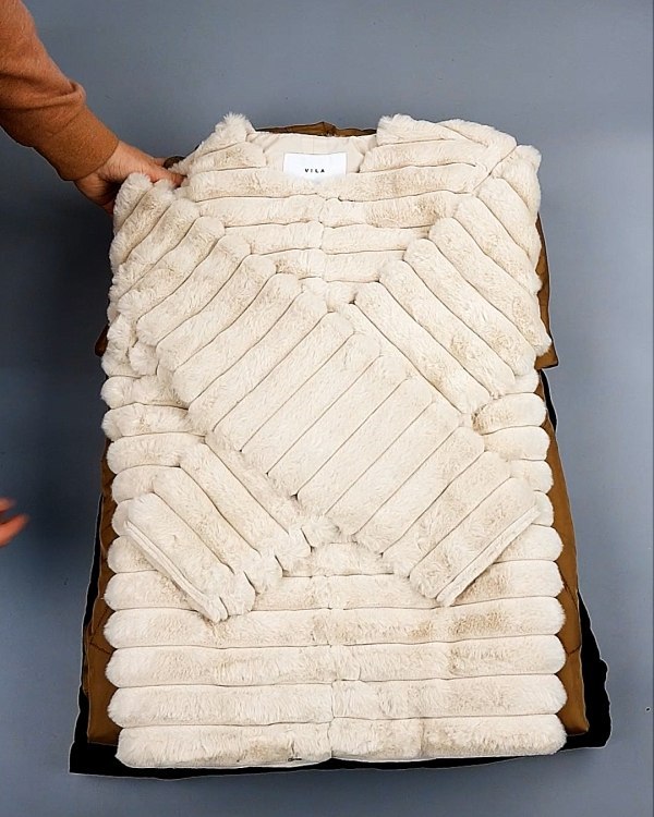 Фотография  256 - Bestseller Winter В mix 114#15 кг, ЛОТ №7374 оптом в Иркутске и Иркутской области