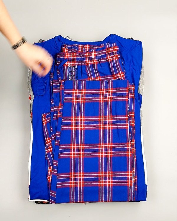 Фотография  523 - Домашняя одежда CAN 104#10 кг, ЛОТ №7330 оптом в Иркутске и Иркутской области