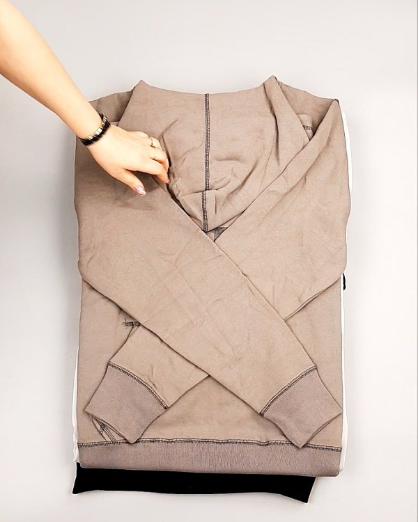 Фотография  483 - Толстовки СТОК CAN 0424#10 кг, ЛОТ №7447 оптом в Иркутске и Иркутской области