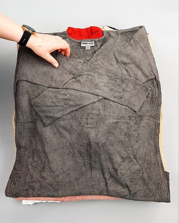 Фотография  847 - Джемпера СТОК CAN 084#7 кг, ЛОТ №7649 оптом в Иркутске и Иркутской области