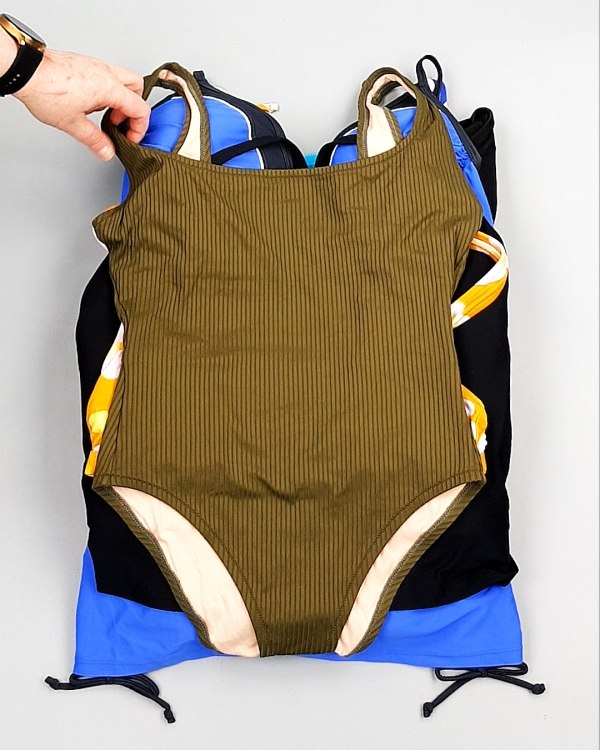 Фотография  524 - Купальники СТОК CAN 124#5 кг, ЛОТ №7689 оптом в Иркутске и Иркутской области