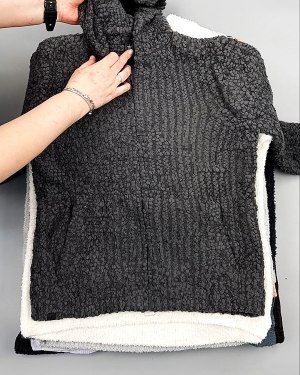 Фотография  638 - Джемпера СТОК CAN 084#7 кг, ЛОТ №7648 оптом в Иркутске и Иркутской области