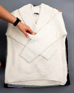 Фотография  708 - Джемпера СТОК CAN 084#7 кг, ЛОТ №7648 оптом в Иркутске и Иркутской области