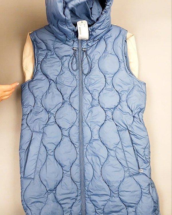 Фотография  604 - Верхняя одежда весна TOM TAILOR 124#7,8 кг, ЛОТ №7581 оптом в Иркутске и Иркутской области