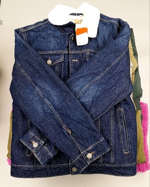 Купить Верхняя одежда м/ж C&A 025#10 кг оптом в Иркутске и Иркутской области