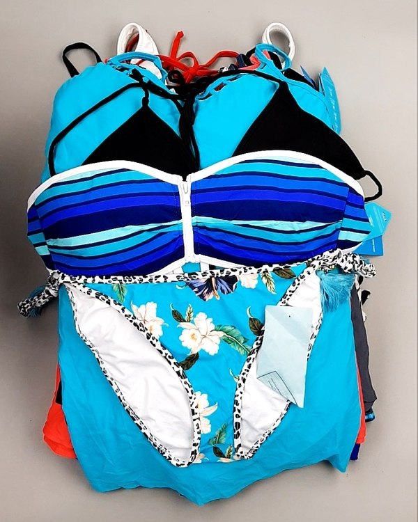 Фотография  395 - Купальники СТОК CAN 124#5 кг, ЛОТ №7690 оптом в Иркутске и Иркутской области