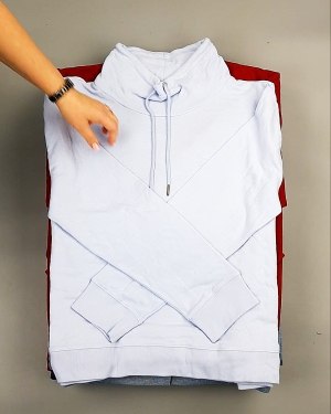 Фотография  304 - SWEATSHIRT CAN 084#10 кг, ЛОТ №7618 оптом в Иркутске и Иркутской области