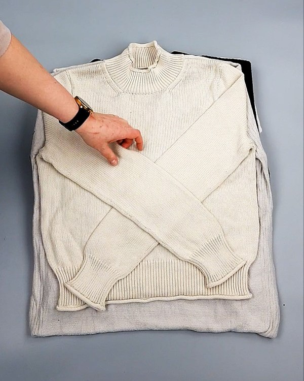 Фотография  300 - Джемпера СТОК CAN 084#7 кг, ЛОТ №7649 оптом в Иркутске и Иркутской области