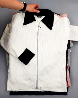 Фотография  358 - Джемпера СТОК CAN 084#7 кг, ЛОТ №7650 оптом в Иркутске и Иркутской области