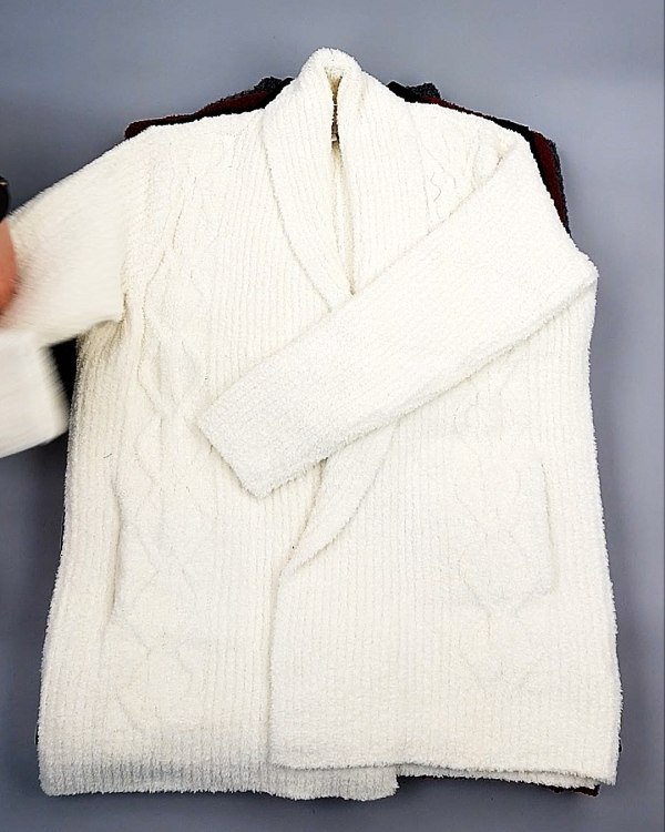 Фотография  816 - Кардиганы СТОК CAN 084#7 кг, ЛОТ №7674 оптом в Иркутске и Иркутской области