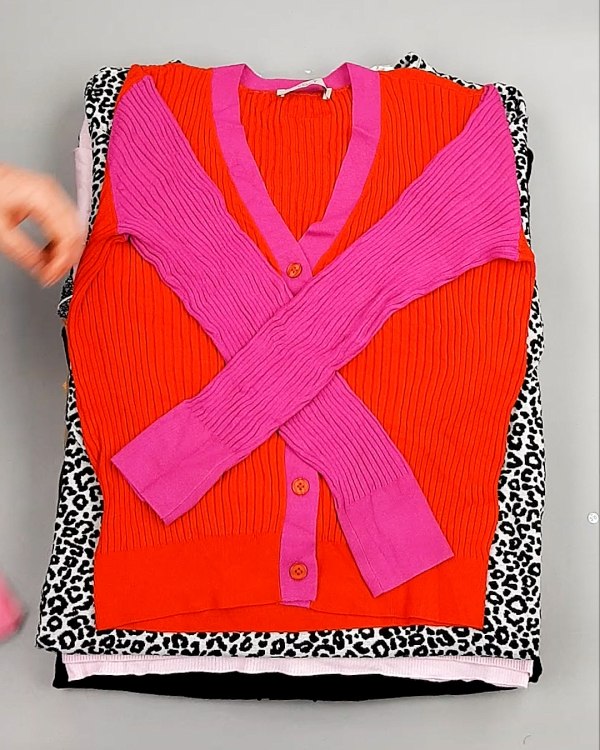 Фотография  917 - Джемпера легкие СТОК CAN 084#7 кг, ЛОТ №7632 оптом в Иркутске и Иркутской области