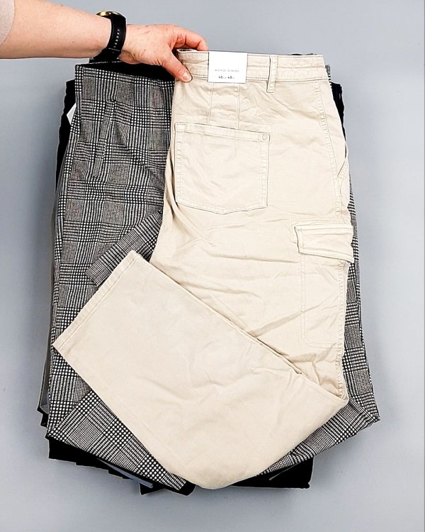 Фотография  261 - Брюки женские лето C&A 025#10 кг, ЛОТ №7895 оптом в Иркутске и Иркутской области