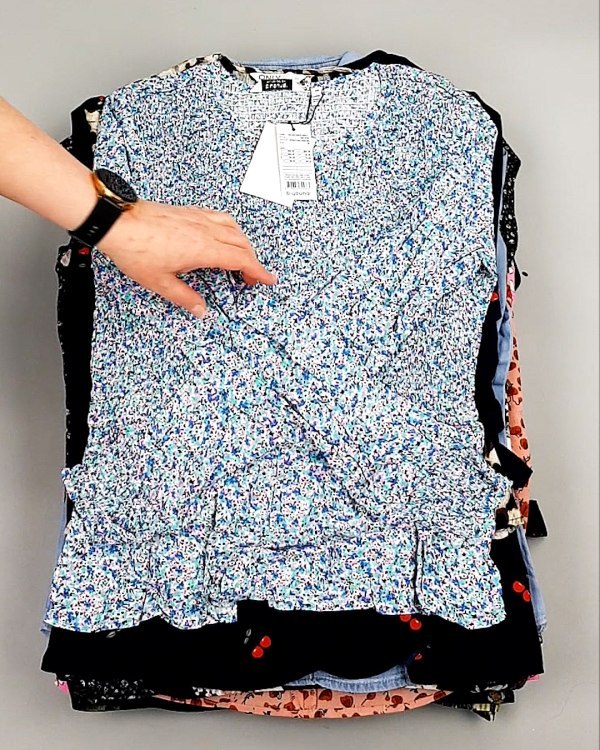 Фотография  984 - Блузки Bestseller 44#5 кг оптом в Иркутске и Иркутской области