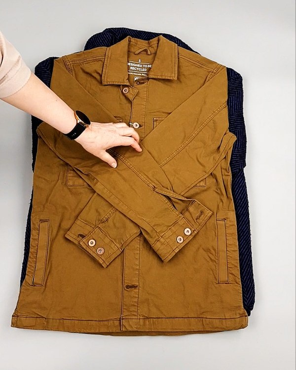 Фотография  555 - Ветровки м/ж C&A 025#10 кг, ЛОТ №7863 оптом в Иркутске и Иркутской области