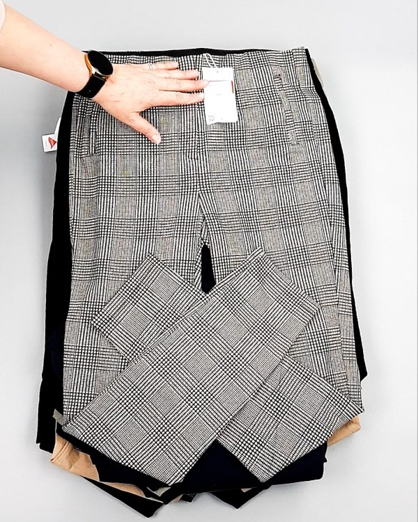 Фотография  177 - Брюки женские лето C&A 025#10 кг, ЛОТ №7892 оптом в Иркутске и Иркутской области