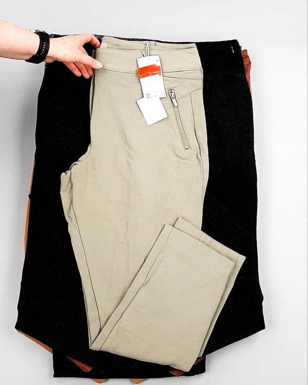 Фотография  534 - Брюки женские лето C&A 025#10 кг, ЛОТ №7893 оптом в Иркутске и Иркутской области