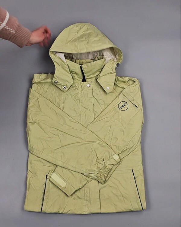 Фотография  997 - Ветровки женские#25 кг, ЛОТ № ВК0086 оптом в Иркутске и Иркутской области