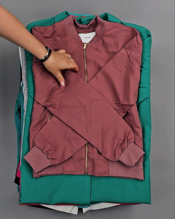 Фотография  821 - Толстовки+Верхняя одежда Bestseller Summer 045 B#7,2 кг, ЛОТ СТ-9323 оптом в Иркутске и Иркутской области