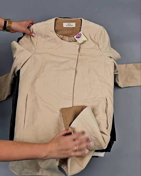 Фотография  283 - Верхняя одежда Корея 085#15 кг, ЛОТ № СТ-9248 оптом в Иркутске и Иркутской области