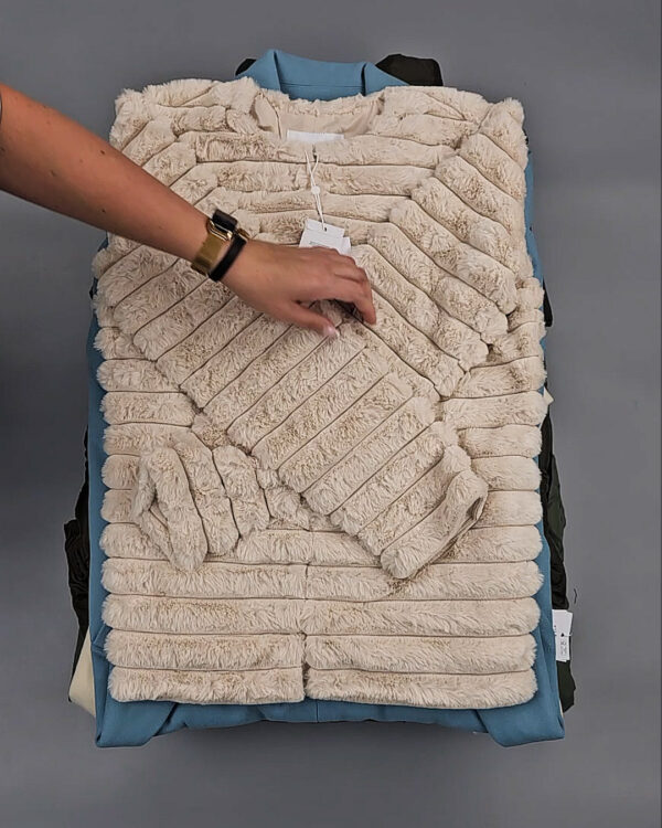 Фотография  139 - Верхняя одежда VILA 104#10 кг, ЛОТ СТ-9320 оптом в Иркутске и Иркутской области