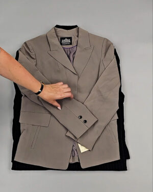 Фотография  395 - Жакеты Корея 085#10 кг, ЛОТ № СТ-9240 оптом в Иркутске и Иркутской области