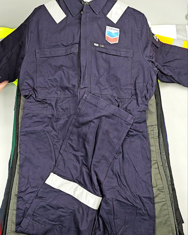 Фотография  668 - Рабочая одежда mix БМ#25 кг, ЛОТ СХ-0188 оптом в Иркутске и Иркутской области