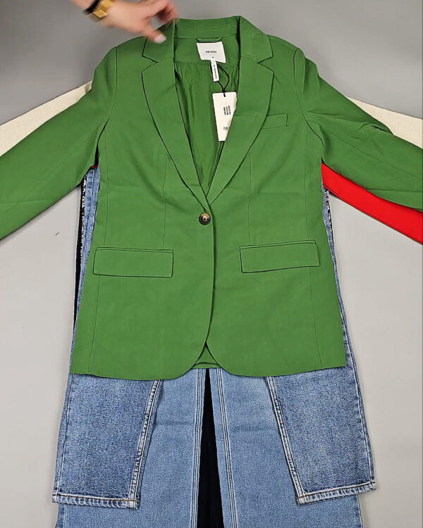 Фотография  380 - DK+Bestseller 085#16 кг, ЛОТ СТ-9952 оптом в Иркутске и Иркутской области